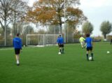 Training S.K.N.W.K. 1 en JO19-1 van zaterdag 26 november 2022 (2/87)